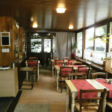 Le Liege מלון 2*